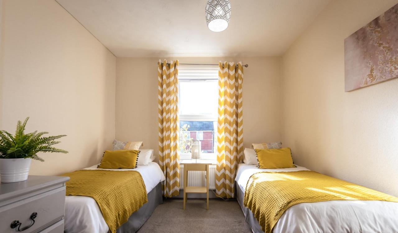 3-Bedroom House L Fast Wi-Fi L Garden L Newly Decorated L Close To Shops And Restaurants Bournemouth Bagian luar foto