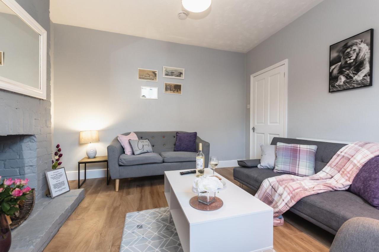 3-Bedroom House L Fast Wi-Fi L Garden L Newly Decorated L Close To Shops And Restaurants Bournemouth Bagian luar foto