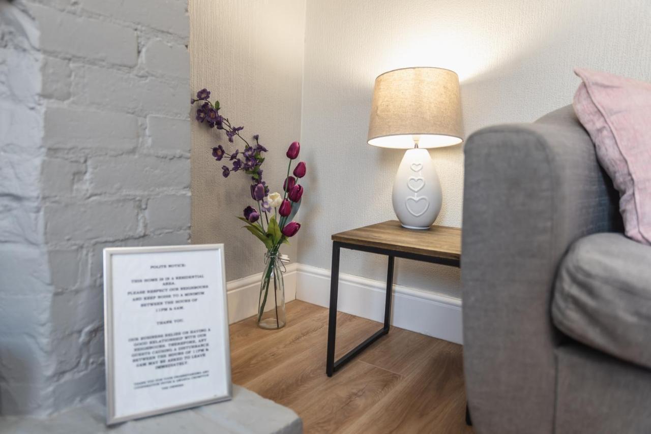 3-Bedroom House L Fast Wi-Fi L Garden L Newly Decorated L Close To Shops And Restaurants Bournemouth Bagian luar foto