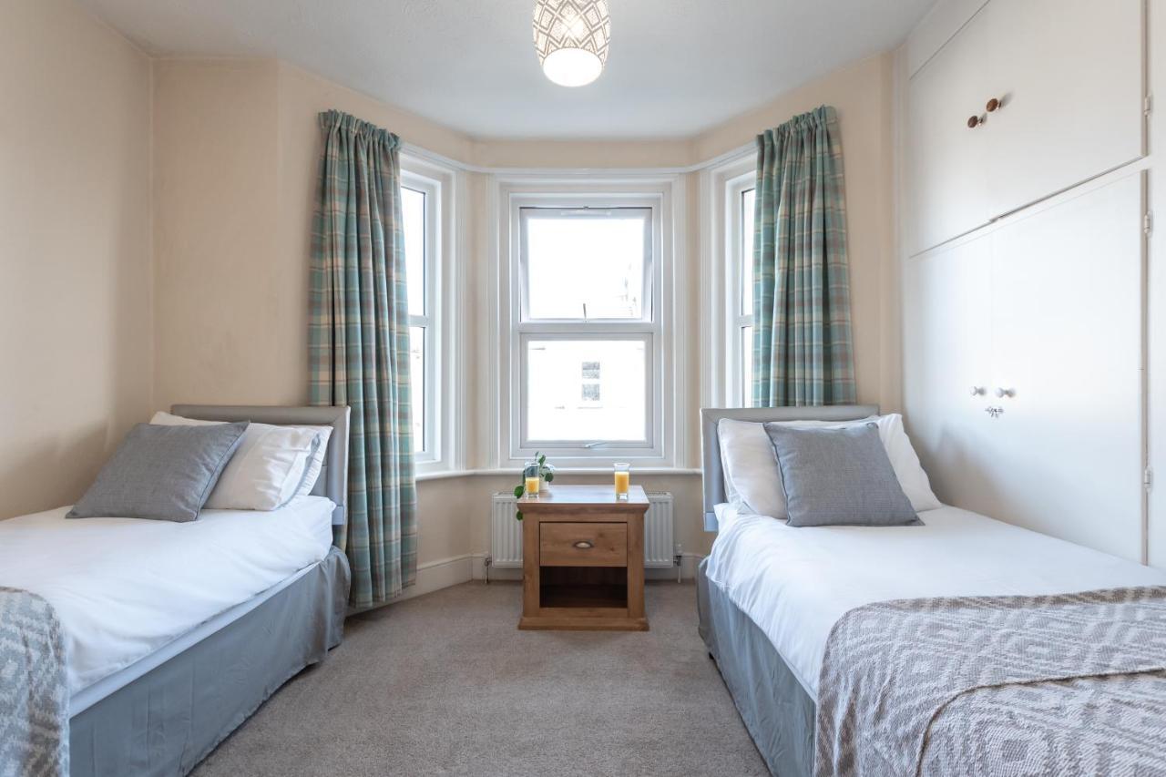 3-Bedroom House L Fast Wi-Fi L Garden L Newly Decorated L Close To Shops And Restaurants Bournemouth Bagian luar foto