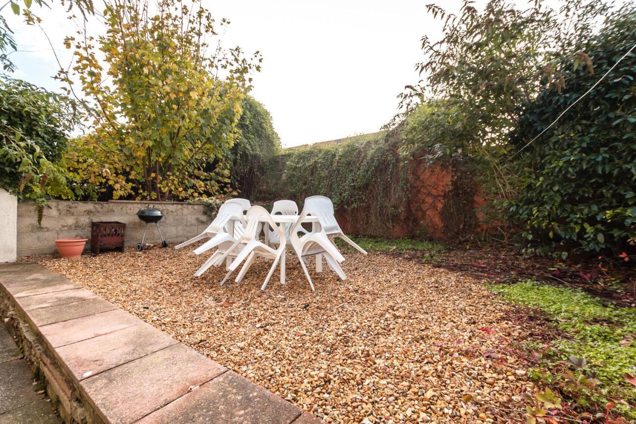 3-Bedroom House L Fast Wi-Fi L Garden L Newly Decorated L Close To Shops And Restaurants Bournemouth Bagian luar foto
